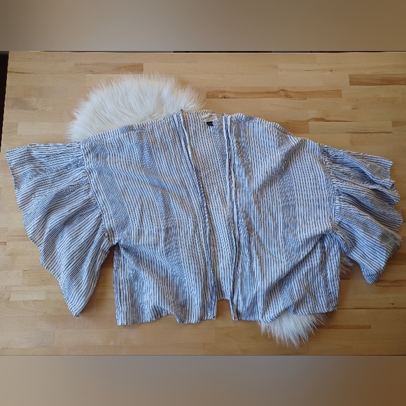 {Universal Thread} Bell Sleeve Open Front Top - Picture 1 of 5